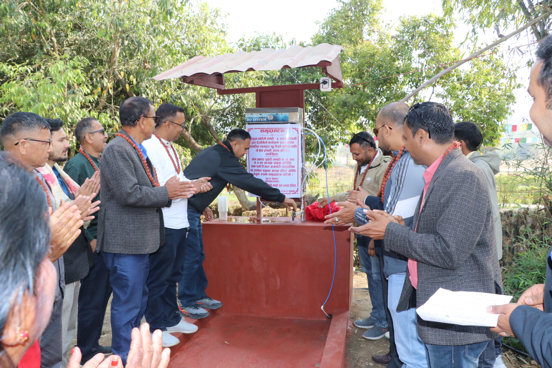 गुरुकुल एकेडेमी लमहीको देउसीभैलो कार्यक्रमबाट शुद्ध पिउने पानीको जडान