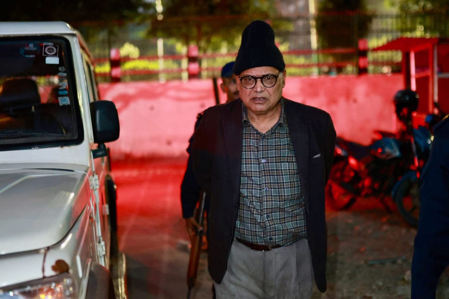 पूर्वसभामुख कृष्णबहादुर महरा २० लाख धरौटीमा रिहा