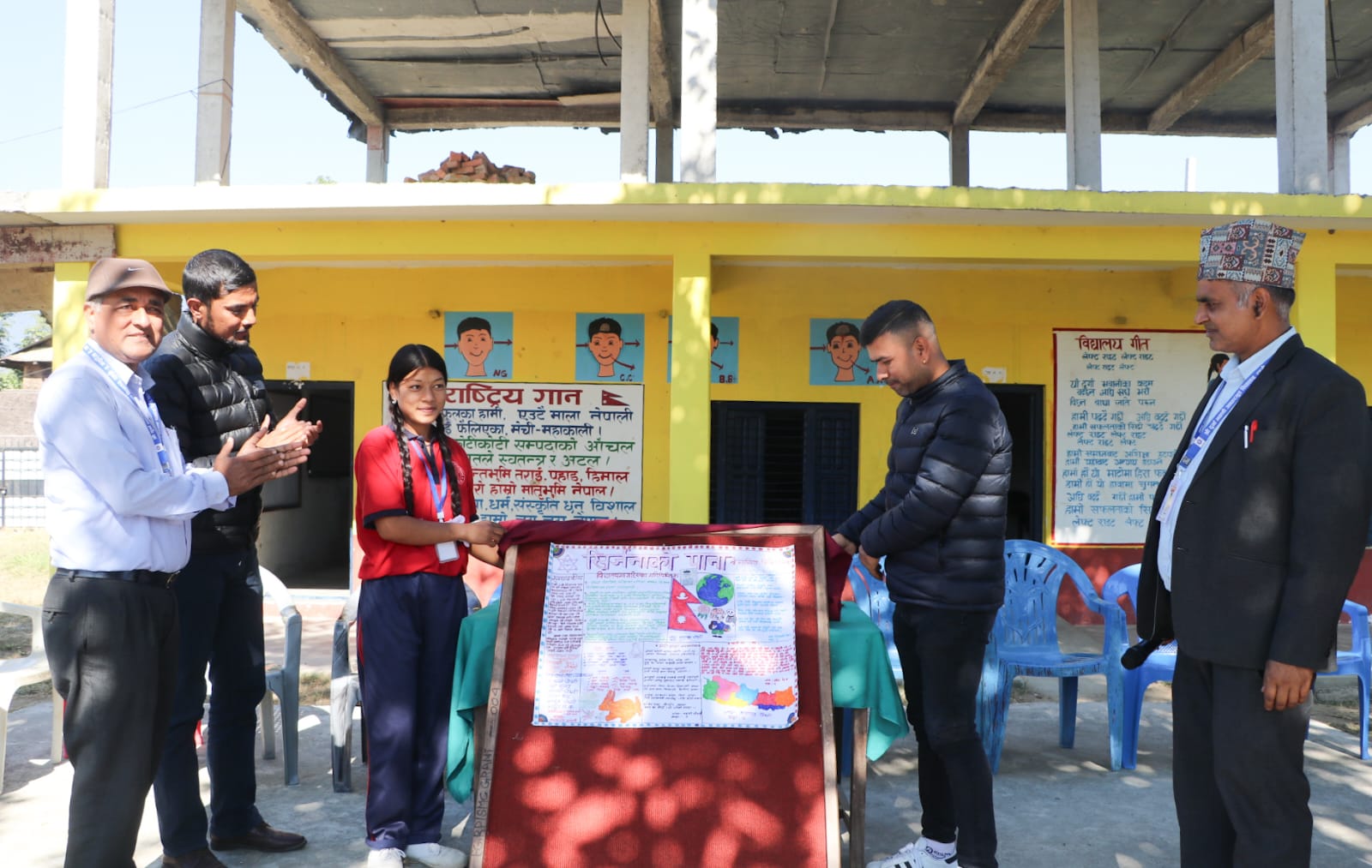 दुर्गा भवानी आधारभूत विद्यालयका विद्यार्थीहरूले सुरु गरे भित्ते पत्रिका प्रकाशन