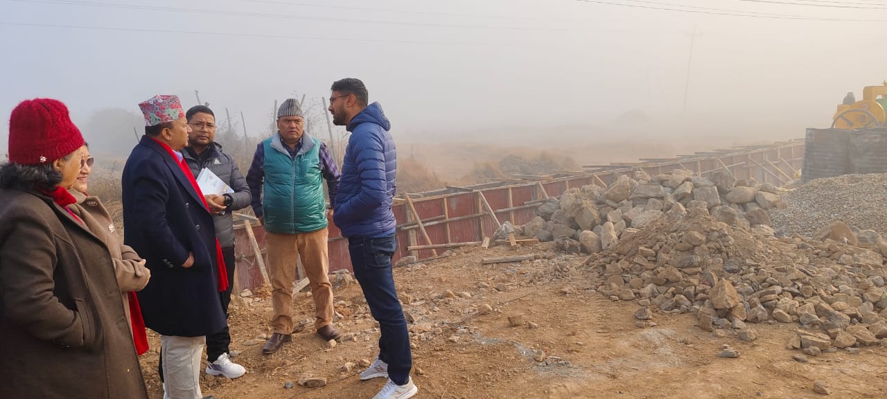 घोराही–तुलसीपुर चारलेन सडकको प्रगति अनुगमन गर्न महासचिव पोखरेल निर्माणस्थलमा